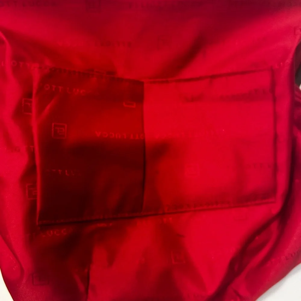 Elliott Lucca excellent used